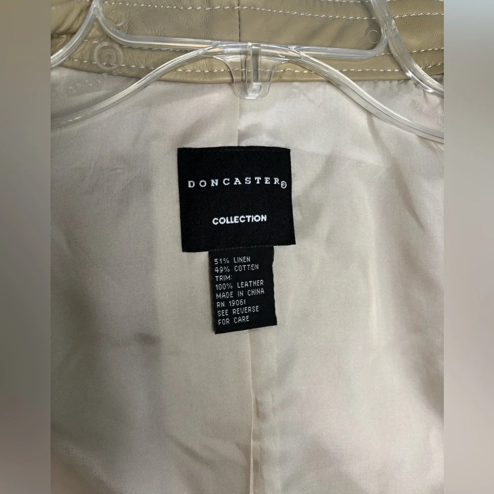 VTG/NWT Doncaster Skirt Suit Set, Size 10, Stunning Tan/Cream w/ Leather Trim - Picture 10 of 16
